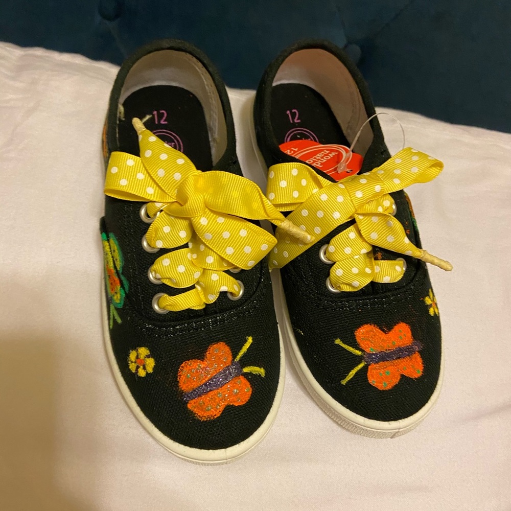 Shoes - Picture 2 of 2